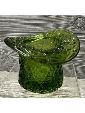 Vintage Fenton Art Green Glass Top Hat Daisy & Button Pattern 2.5” X 3.5”